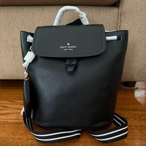 Kate Spade Backpack- Rosie Style
Medium Flip Backpack- pebbles leather